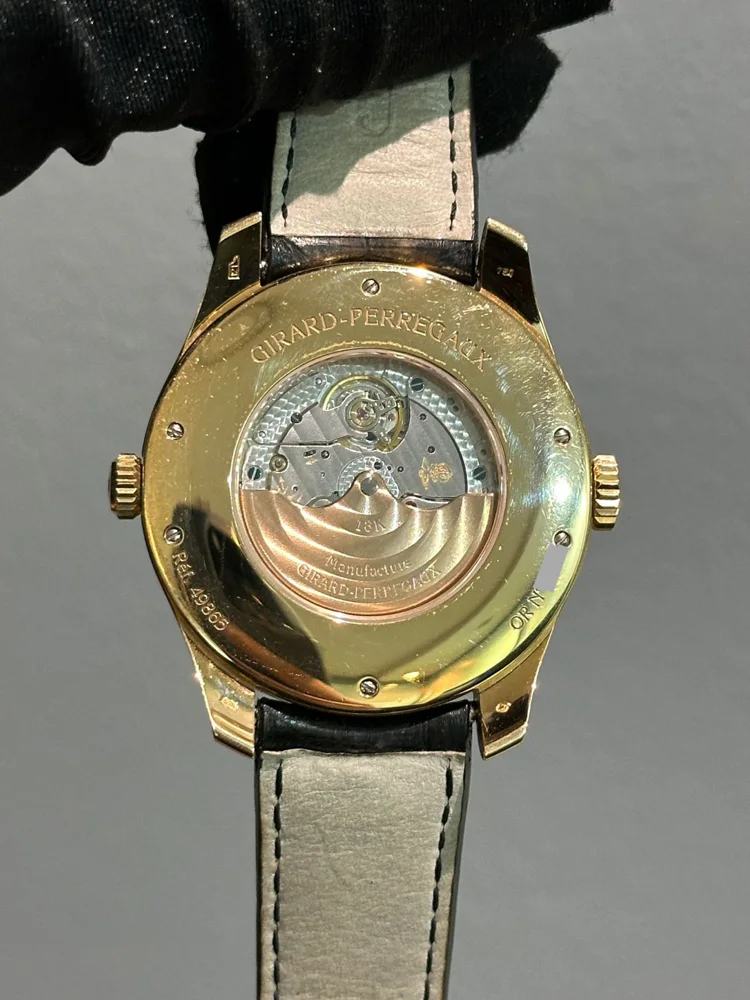 Girard Perregaux WW.TC TRAVELLER SMALL SECOND 49865